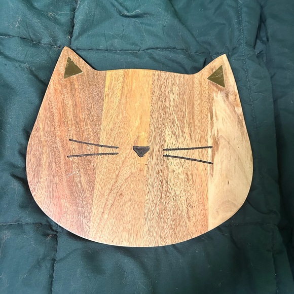 Other - Wooden Cat-Shaped Cutting Board